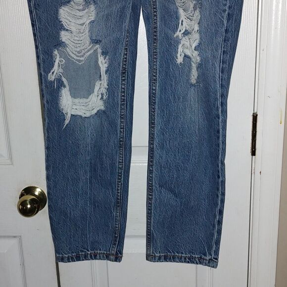 Aeropostale Mom Jeans Super Distressed  Sz 6 NWT - Picture 2 of 9